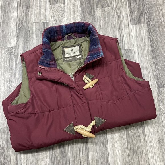 LEGENDARY WHITETAILS Zip & Snap Toggle Buttons Maroon Quilted Vest Women's Small - Picture 3 of 11